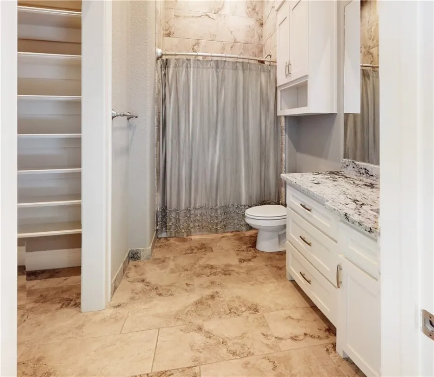 Bentonville, Arkansas 72712, United States, 4 Bedrooms Bedrooms, ,5 BathroomsBathrooms,Residential,Pending,108290