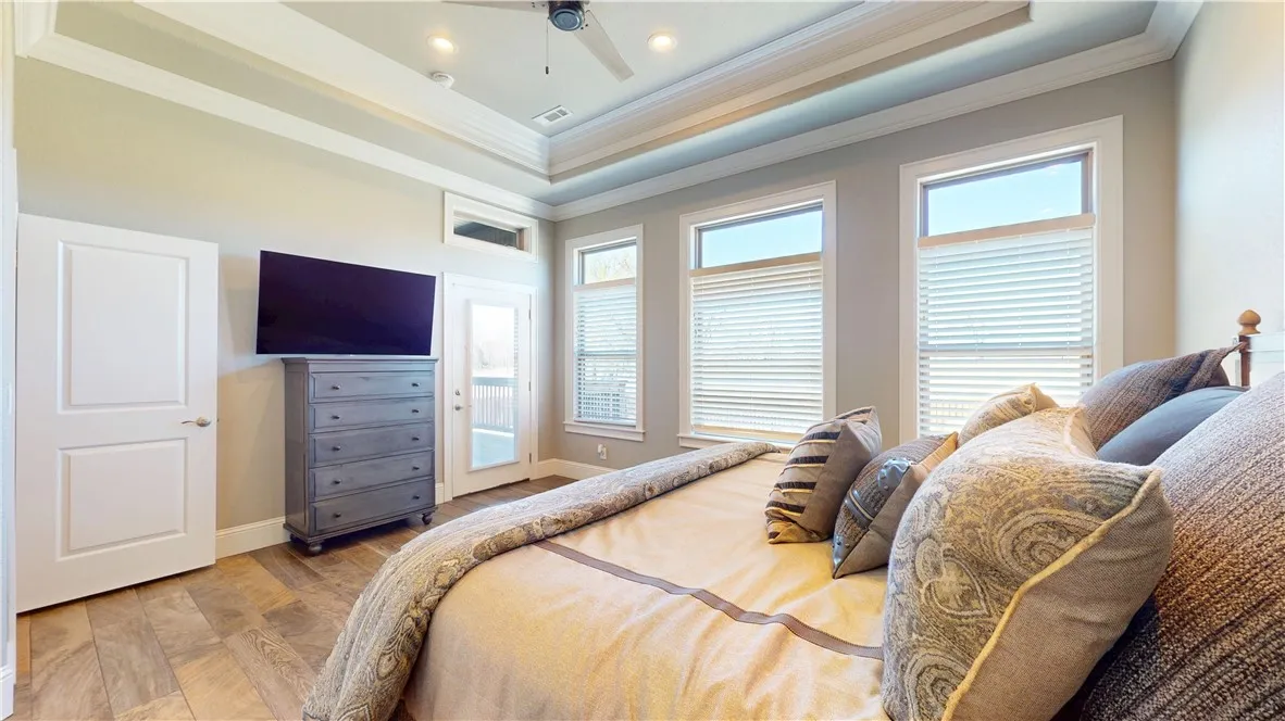 Bentonville, Arkansas 72712, United States, 4 Bedrooms Bedrooms, ,5 BathroomsBathrooms,Residential,Pending,108290