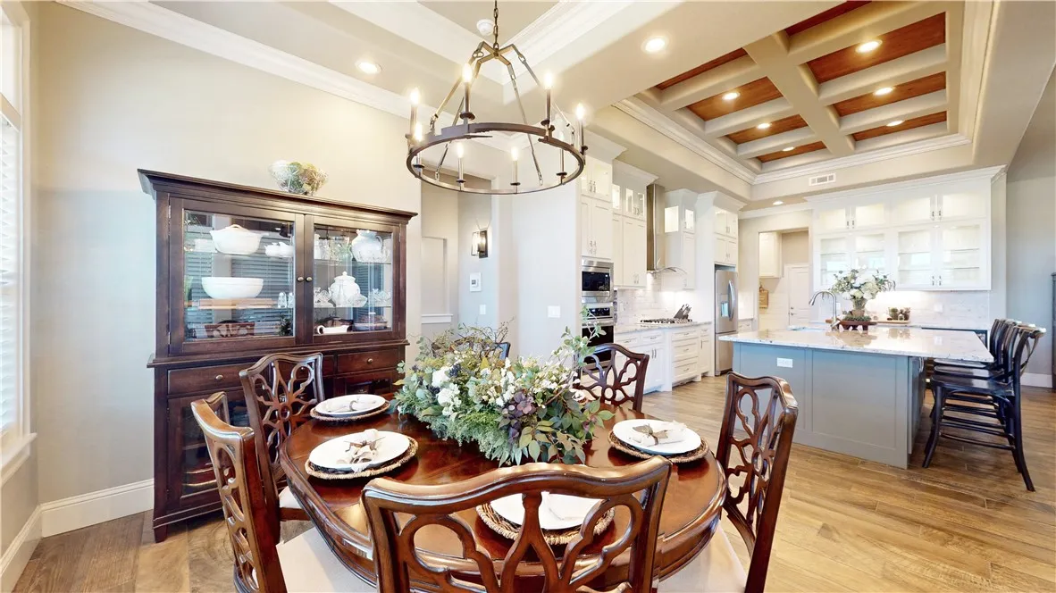 Bentonville, Arkansas 72712, United States, 4 Bedrooms Bedrooms, ,5 BathroomsBathrooms,Residential,Pending,108290