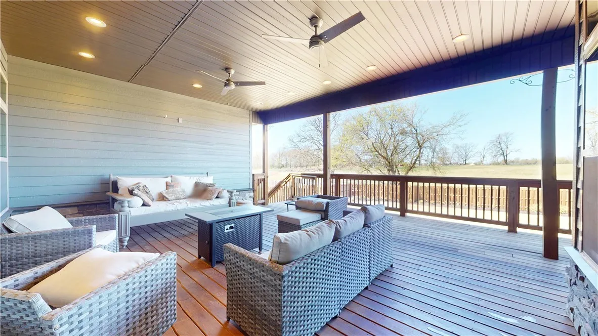 Bentonville, Arkansas 72712, United States, 4 Bedrooms Bedrooms, ,5 BathroomsBathrooms,Residential,Pending,108290