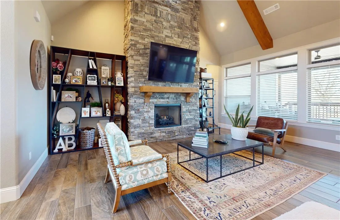 Bentonville, Arkansas 72712, United States, 4 Bedrooms Bedrooms, ,5 BathroomsBathrooms,Residential,Pending,108290