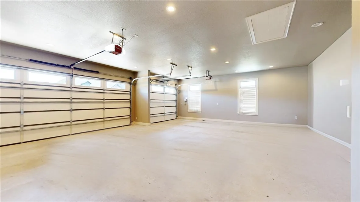 Bentonville, Arkansas 72712, United States, 4 Bedrooms Bedrooms, ,5 BathroomsBathrooms,Residential,Pending,108290