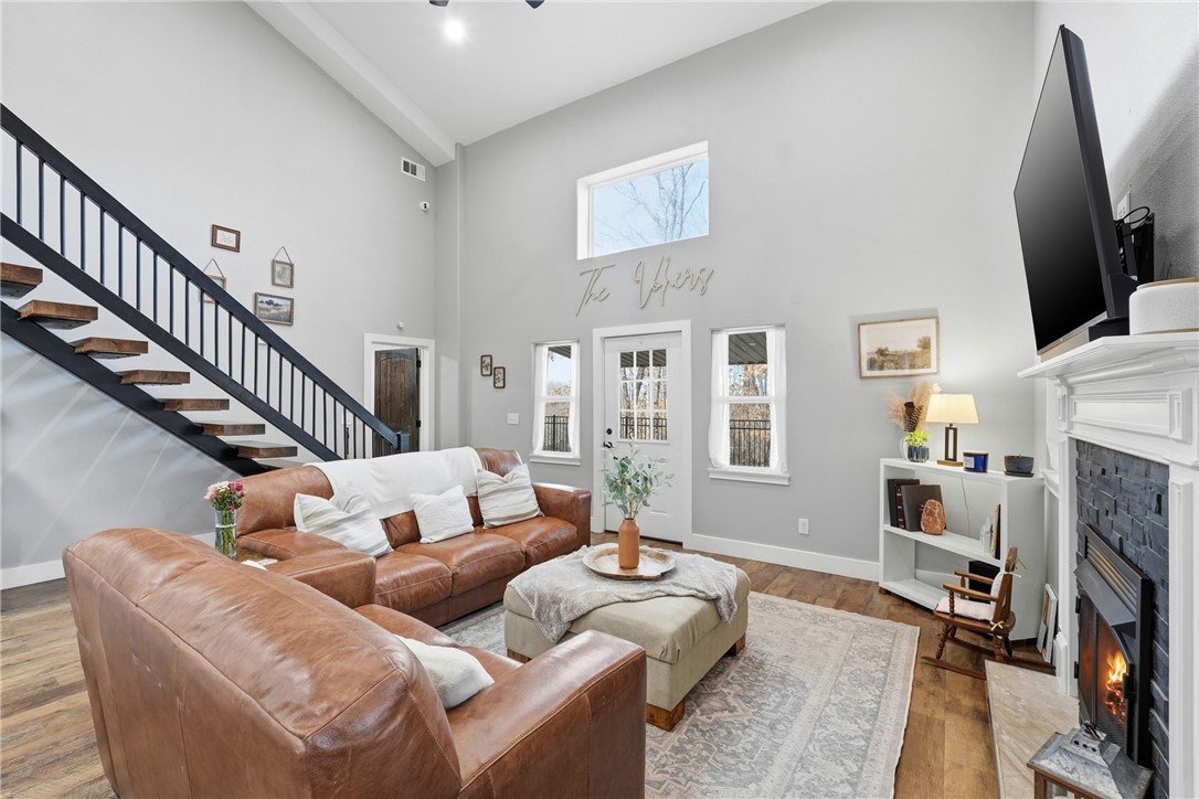 22-21-28-Gateway - Residential