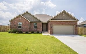 Welcome to your next home 4 bedroom 2 bath 2 car garage home in Pea Ridge. This home features all brick exterior, covered back patio, gas fire place, stainless appliances, hardwood look tile flooring, custom cabinets, granite counter tops, fenced yard, and much more.
Background and Credit Check required, More pictures to come