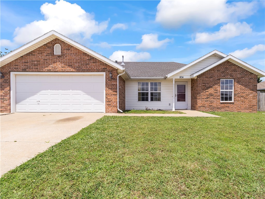 PRICED BELOW APPRAISAL! Brand new Roof!!3 BR 2 full BA, split floorplan, fridge conveys. Price reduced!!! Walking distance to Pop Allum park, great starter home or empty nester home. Home Warranty