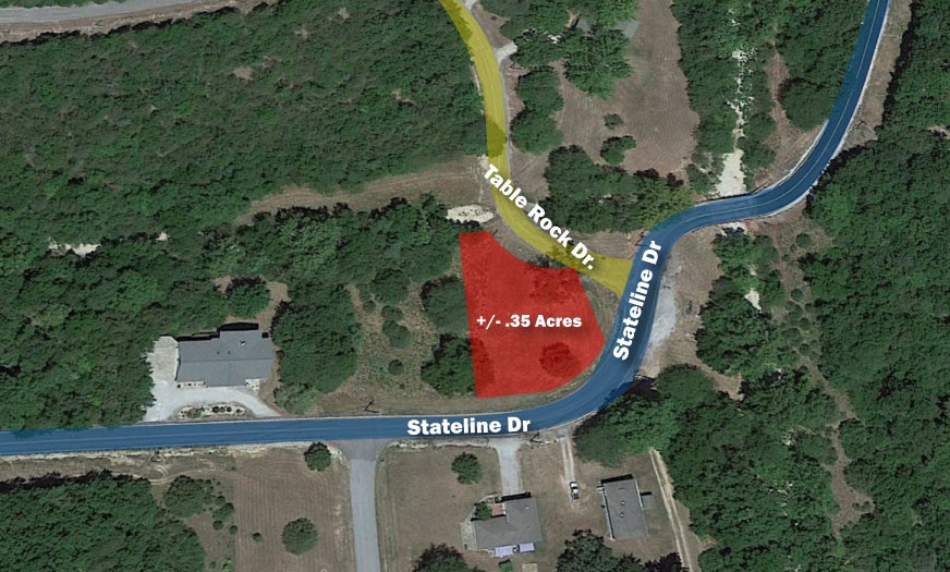 Looking to build in Holiday Island? This large corner lot is level and open and ready for your dream house. Come enjoy all the amenities of Holiday Island, AR, such as Table Rock Lake, 2 golf courses, swimming pools, tennis courts, club houses, and more! 15 minutes to Eureka Springs, 40 minutes to Branson, 45 minutes to Rogers.