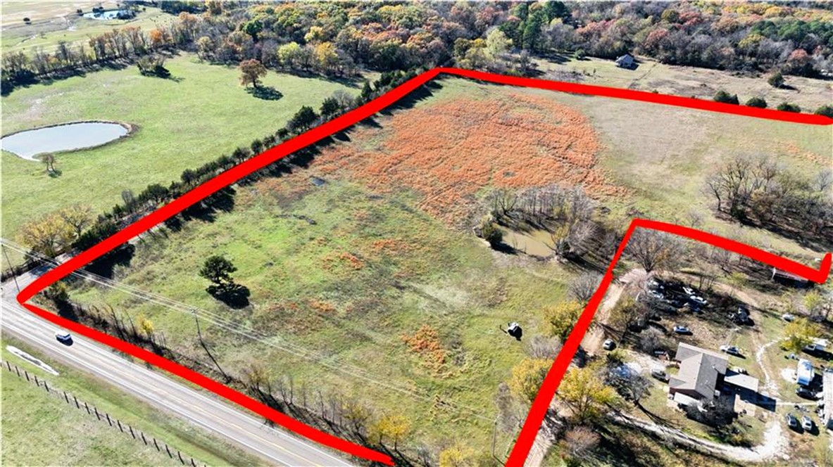 Discover the incredible potential of this 17.8-acre property in Lincoln, Arkansas! Perfectly flat and ready
for your vision, this expansive land offers endless opportunities. Whether you dream of building your
custom home, establishing a hobby farm, or developing it for others, this versatile property provides a
blank canvas to make it happen. With prime main road frontage, accessibility and visibility are
unmatched. The location ensures convenience while maintaining the tranquility of the countryside. Priced
competitively at $259,000, this property is an exceptional value for those looking to invest in a space with
unlimited possibilities. Donāt miss the chance to turn this land into your dream project. Schedule a
showing today and explore all that this 17.8-acre gem has to offer!