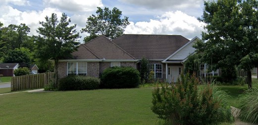 Nice 4 bedroom house in Simsberry Subdivision.