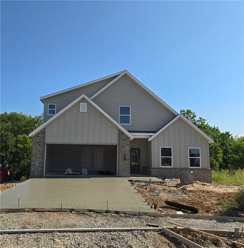 Photo of 301 W Hondo Street, Siloam Springs, AR 72761 (MLS # 1358468)