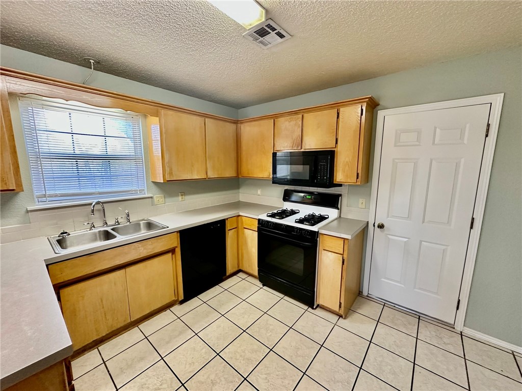 24-18-30-SPRINGDALE - Residential Lease