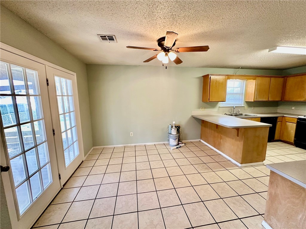 24-18-30-SPRINGDALE - Residential Lease