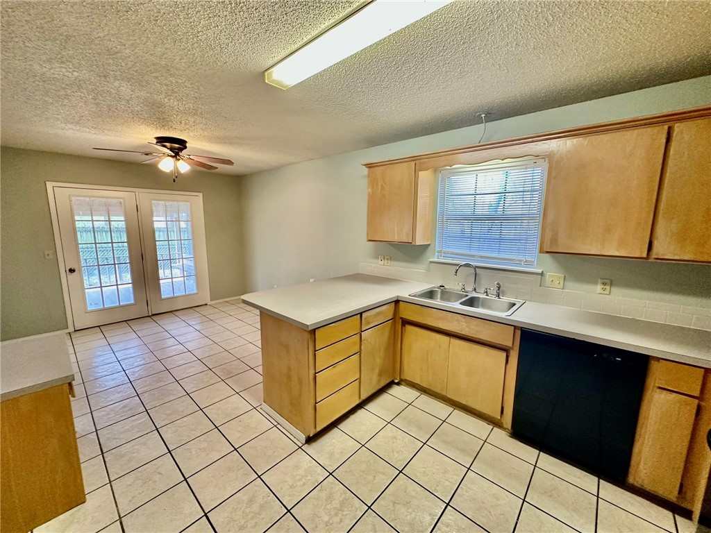 24-18-30-SPRINGDALE - Residential Lease