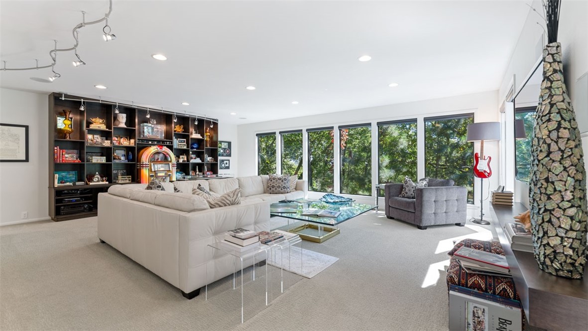 Tomlyn Valley - Residential