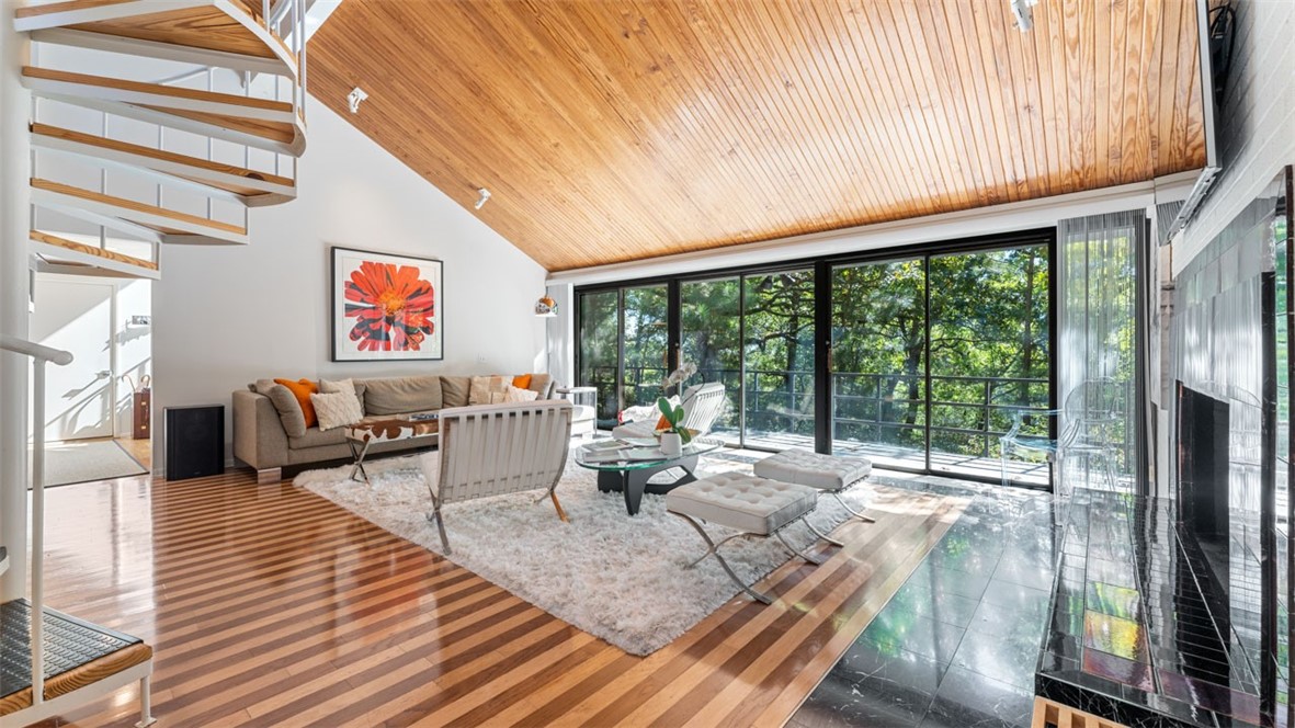 Tomlyn Valley - Residential