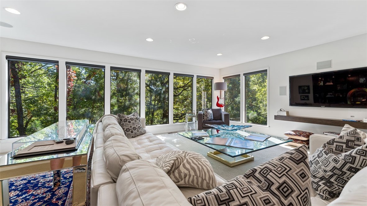 Tomlyn Valley - Residential