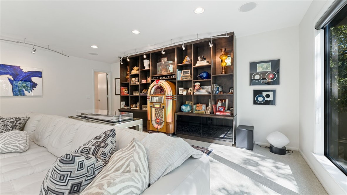 Tomlyn Valley - Residential