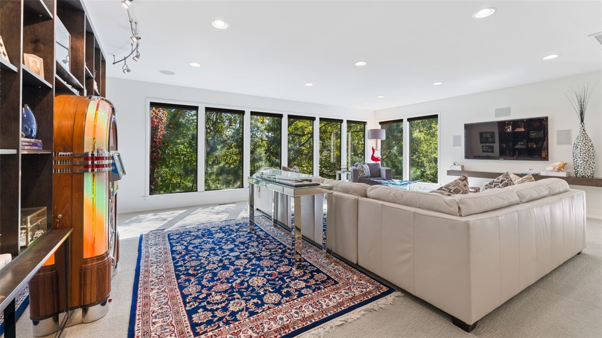 Tomlyn Valley - Residential