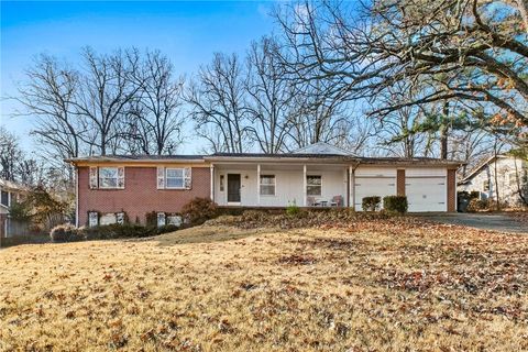 Photo of 1223 E Hope Street, Fayetteville, AR 72701 (MLS # 1334060)