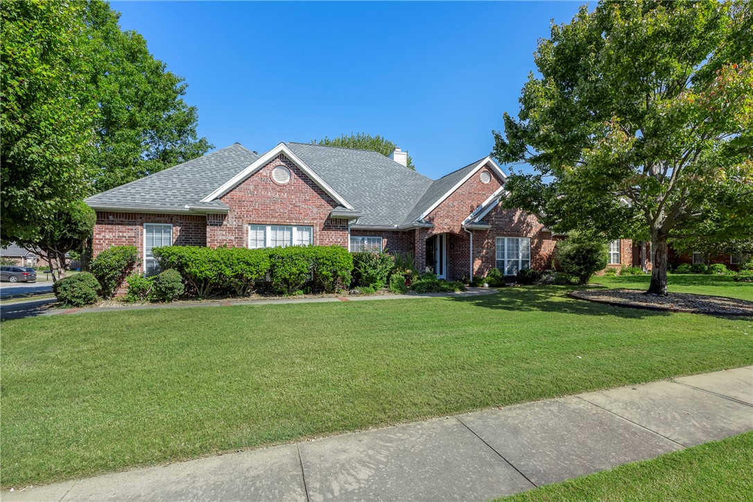 Enjoy this amazing one level home in Ridge Crest Meadows giving you easy access into the Pinnacle area and I49. Located on a corner lot, this home has been thoughtfully updated over the past few years including new flooring throughout. The home features 3 bedrooms plus an office that could be a 4th bedroom with 2.5baths. Outside enjoy mature landscaping with beautiful shade trees and a wonderful patio area. Inside enjoy high ceilings, big windows and an open layout. The kitchen features a 5 burner industrial style gas range by GE Cafe' with convection bake. There is plenty of cabinet space along with a pantry. You have both a formal dining area and a breakfast nook to enjoy meals in. The updated primary suite is generous in size with two walk-in closets, separate vanities and large soaking tub. There is no carpet in the home.