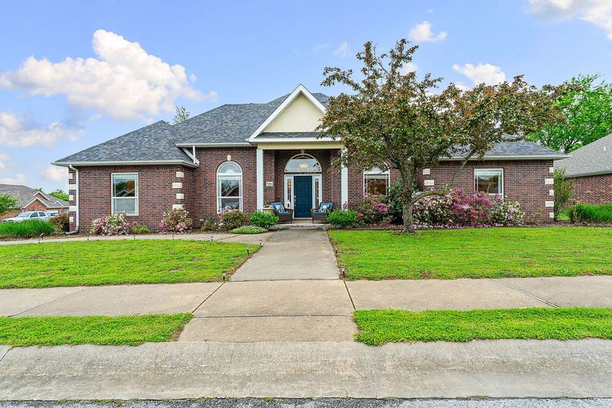 Spacious 4-bedroom, 2.5-bath home offering 2,710 sq ft in a beautiful, established Siloam Springs neighborhood. Designed with room to spread out, this home features a formal dining room perfect for holiday gatherings and a large walk-in pantry for added convenience. Wired for surround sound, it’s ready for entertaining inside and out. Situated on a large corner lot, the outdoor space is ideal for summer get-togethers. Enjoy a prime location close to shopping, dining, parks, and schools, with easy access to Hwy 412 for commuting.  UV light purification and mini split were installed in 2025.  Roof with hail resistant shingles were replaced in 2025