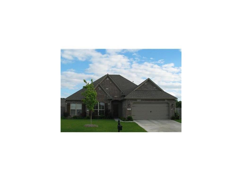 Walking distance to schools and the Boys & Girls club. Beautiful home with arched doorways, crown molding, granite, and many more upgrades.