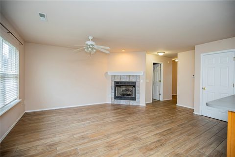 Photo of 903 W Peachtree Drive, Fayetteville, AR 72703 (MLS # 1343365)