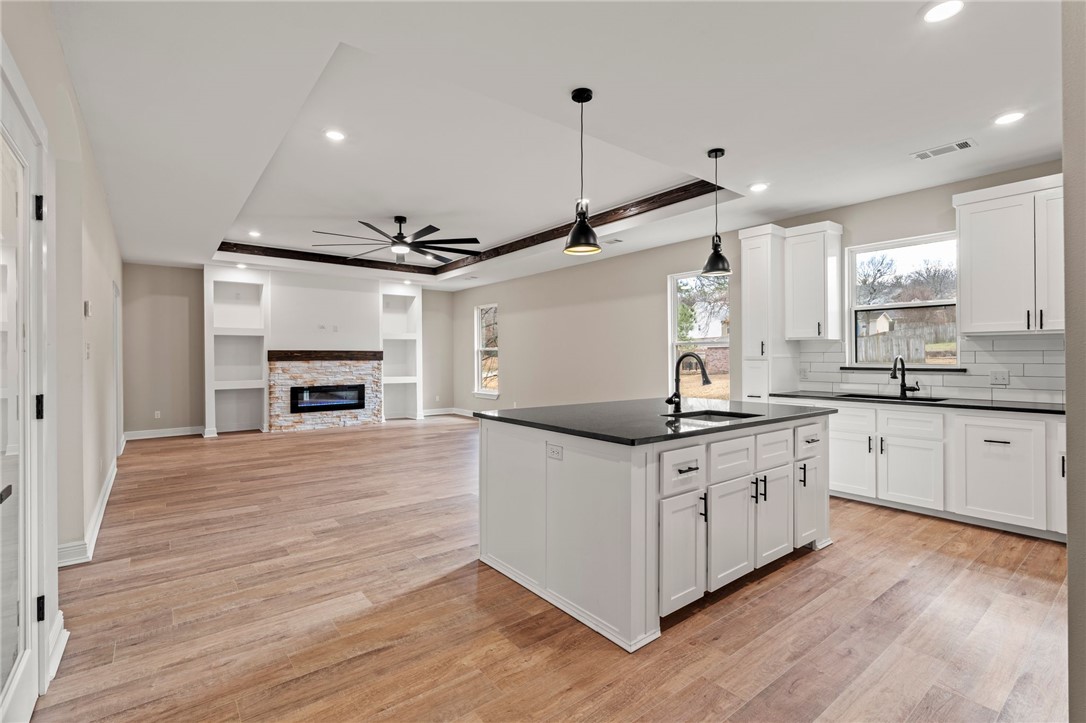 NORTH HILLS - Residential