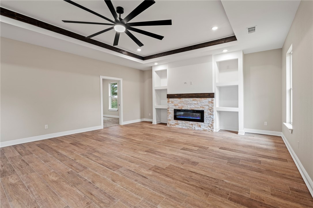 NORTH HILLS - Residential