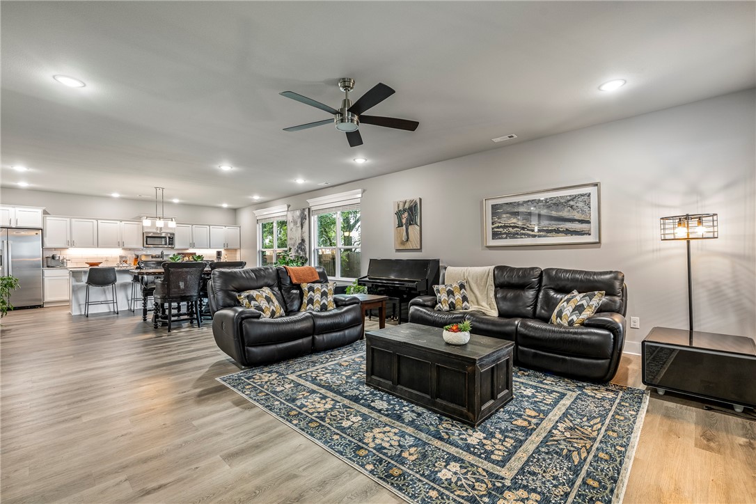 OSAGE HILLS SUB PH 1-BENTONVILLE - Residential