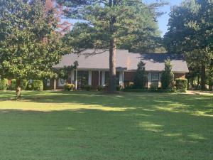 Beautiful home in the country with 4 bedrooms and a shop on over an acre. Get cozy by the fireplace and enjoy time out on the back deck. What more could you ask for? Call for your appointment today!
