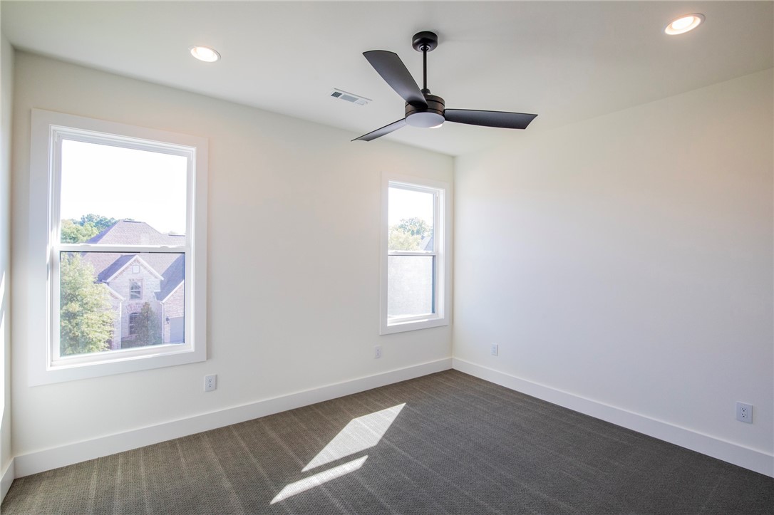 Shadow Valley Pud Ph Vii Rogers - Residential