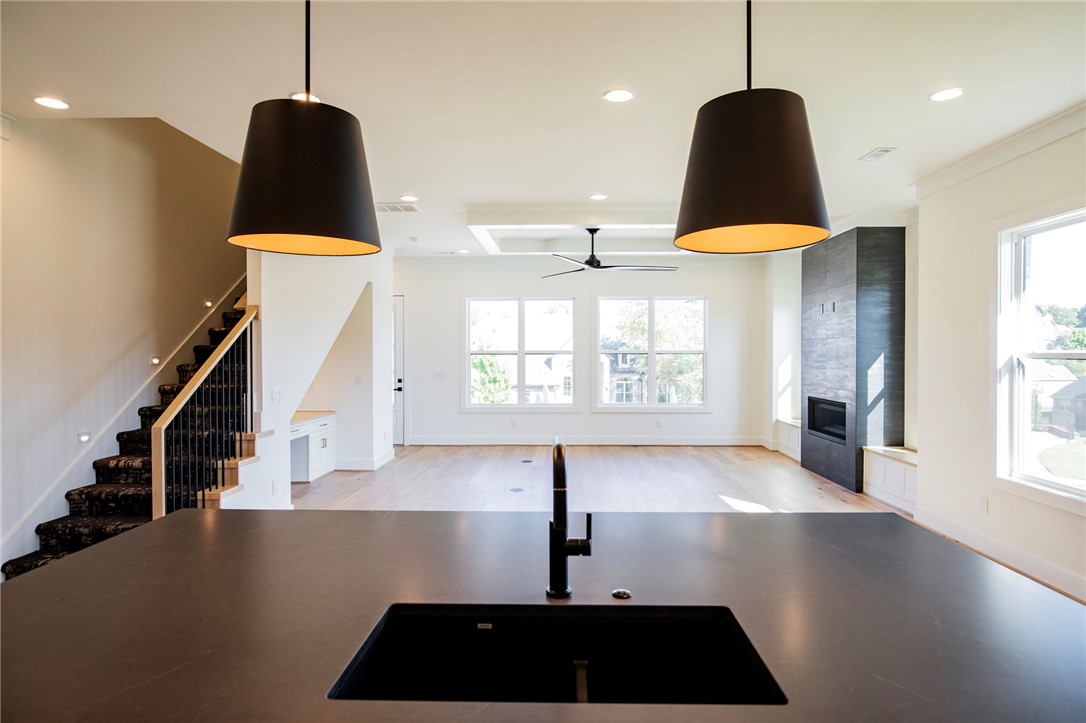 Shadow Valley Pud Ph Vii Rogers - Residential