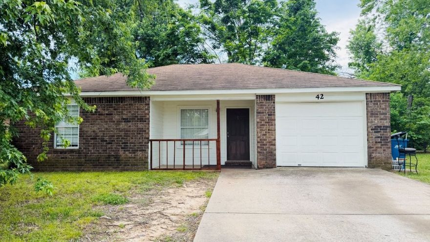 Unbeatable Bentonville location! Walk out your back door to 8th Street Market, the Momentary, and the new Walmart campus. This 2-bedroom, 1 full bath home features a spacious and functional layout with hard surface flooring throughout—no carpet! A bus stop is just steps away for added convenience. Pets are negotiable, and smoking is negotiable. Open to short-term lease as well as month-to-month options. LOCATION, LOCATION, LOCATION!!!!!!!