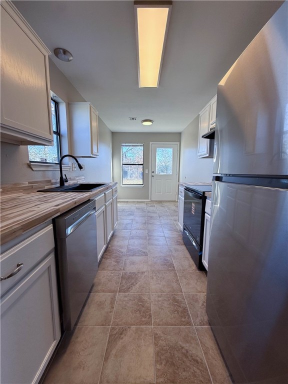 - - Residential Lease