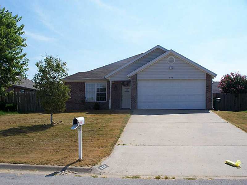 3/2 HOME, NICE LOCATION, GREAT PRICE, W/D AVAILABLE
