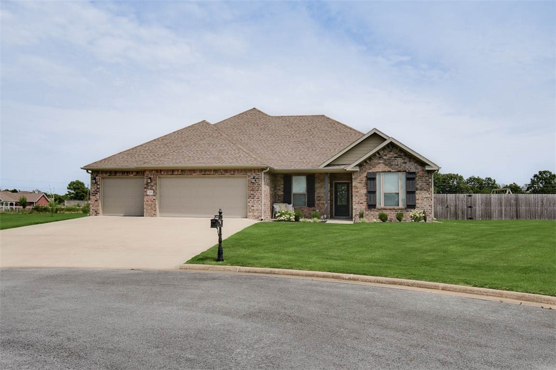Charming, farm-style home, is centrally located in Fayetteville, built in 2018 on over half an acre, with 4 bedrooms 2 baths and a 3 car garage! Your new home backs up to a beautiful peaceful pastor. Home boasts of style, as you walk in, youāll enjoy ample entertaining space with a modern open concept, a beautiful kitchen with a huge walk-in pantry. Huge backyard and covered patio, Large shop on a slab with epoxy treated floors and extra insulation, too, extra concreate RV parking slab with electrical hookup, home also features new carpet 2022,interior paint throughout 2023, privacy fence. M
