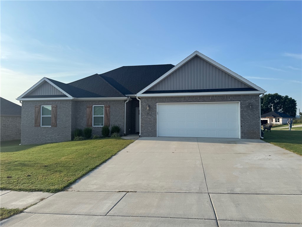 Excellent condition, 3 yrs old, all brick, 3/2/2, large corner lot, fenced back yard, granite, vinyl wood plank throughout, split bedrooms, large walk-in closet, walk-in shower. Agent owned.