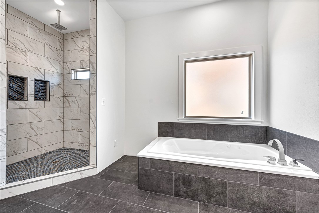 Bluffs Sub, The Bentonville - Residential