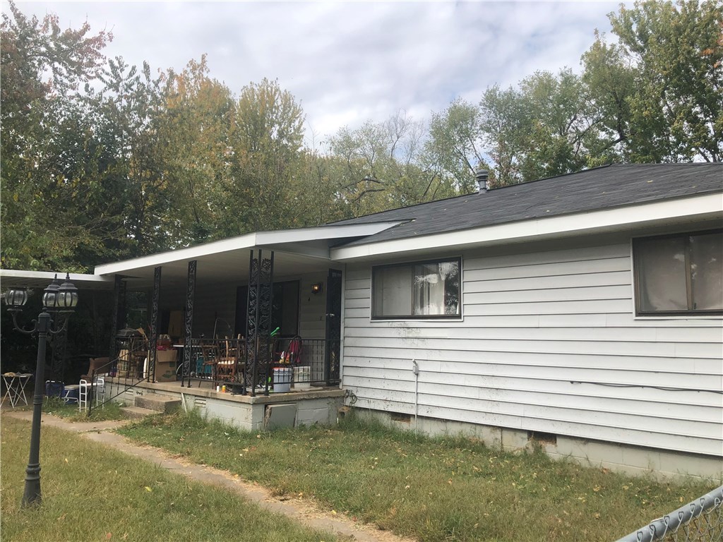 Ready to buy a fixer-upper and make it like you want? This is it! Make it your own 4 bedroom 2 bath or a 3 bedroom, 2 bath home, open the living & kitchen up, also have a great den in the back of the house for lots of living fun! Great location, close to everything, roof is a few years old, yard has lots of potential, plenty of trees already!
House sold-as-is.