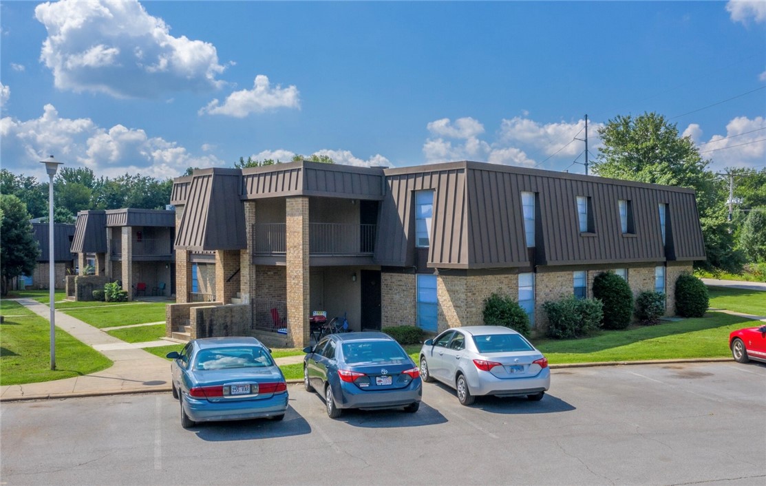 This property is well-maintained and affordable! This is close to the greenway and other trails it is also close to the University of Arkansas and parks. The apartments have many amenities, a pool, a club room, and walking places.