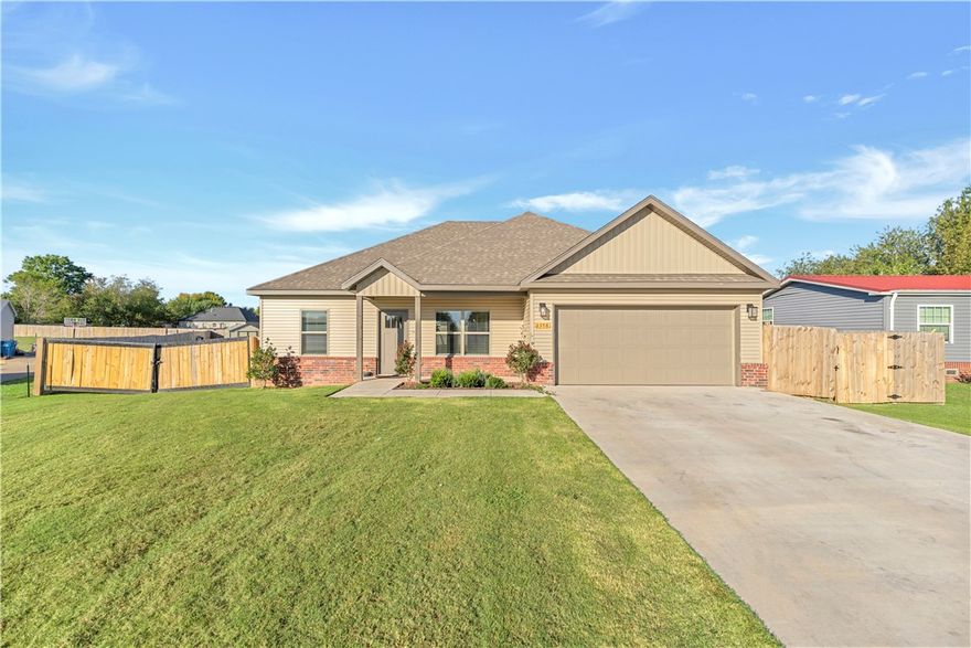 Beautifully maintained home in a quiet Pea Ridge neighborhood! This 3-bedroom, 2-bath property features an open floor plan, spacious living area, and a modern kitchen with stainless steel appliances. Enjoy a large fenced backyard perfect for entertaining or relaxing evenings. Conveniently located near schools, shopping, and only a short drive from Bentonville amenities.