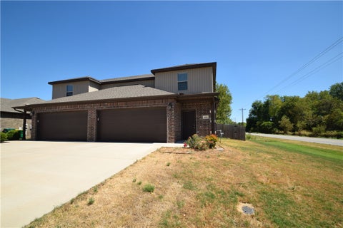 Photo of 552 Vee Street, Centerton, AR 72719 (MLS # 1360915)