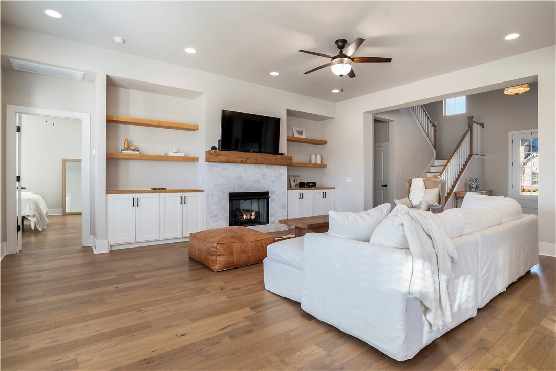 Lochmoor Club Sub Ph Ii Bentonville - Residential
