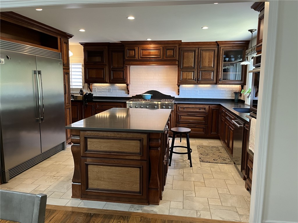 Churchill Sub Bvv - Residential