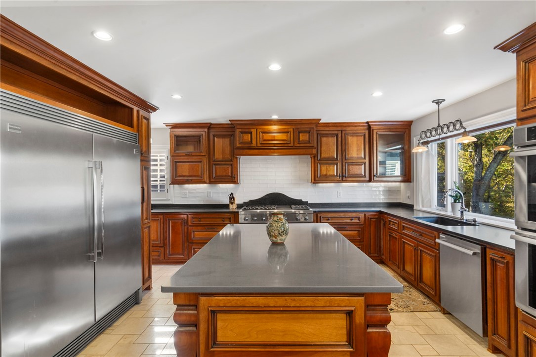 Churchill Sub Bvv - Residential