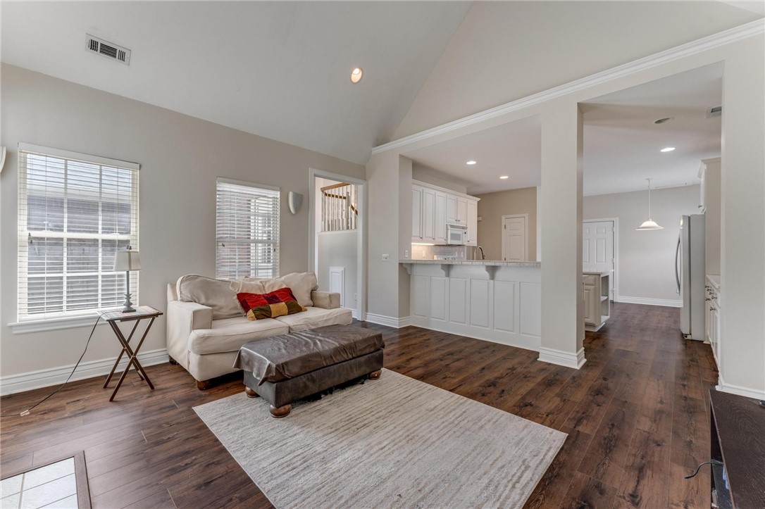 Ridgecrest Meadows Ph 1 Rogers - Residential