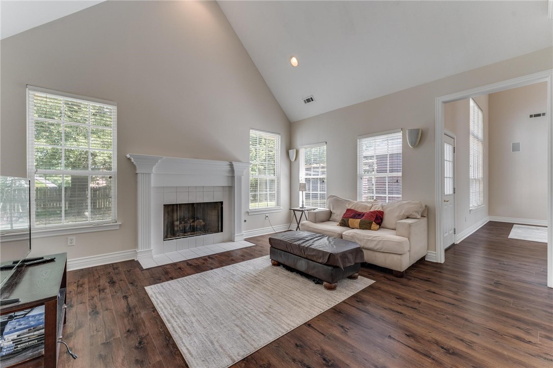 Ridgecrest Meadows Ph 1 Rogers - Residential