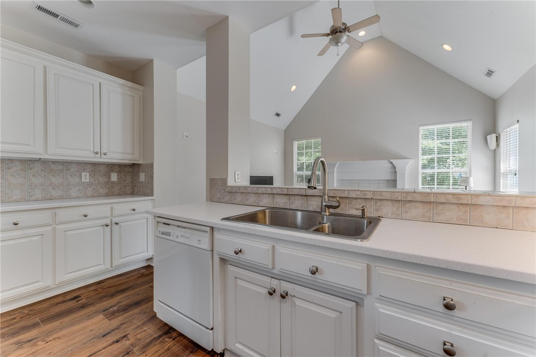 Ridgecrest Meadows Ph 1 Rogers - Residential