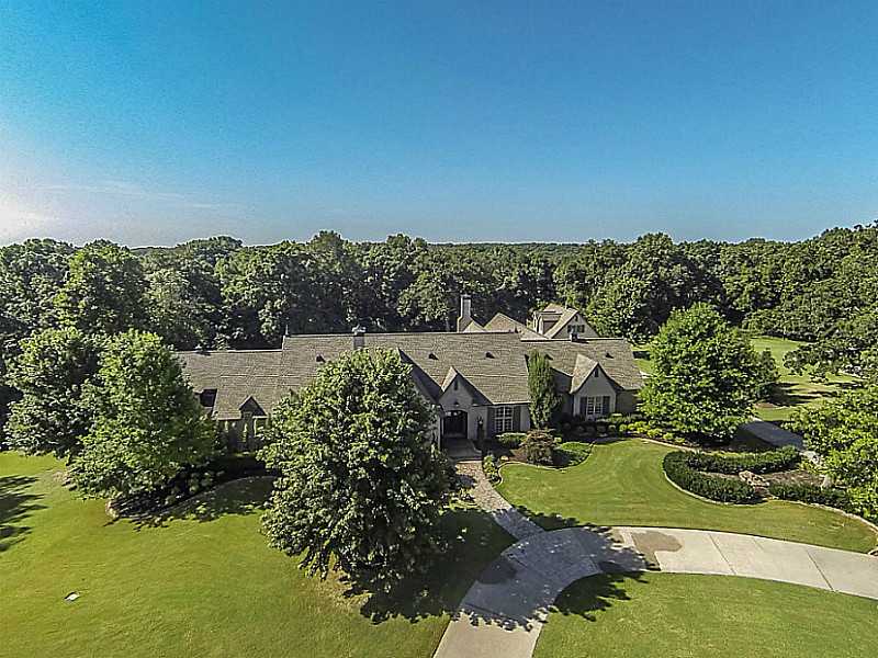 STUNNING, QUALITY CUSTOM ONE LEVEL HOME WITH 4 BED, 2 LIVING AREAS, STUDY, MASTER SUITE WITH NEWLY UPDATED BATH AND MASSIVE CLOSET. ENTERTAIN IN THE HUGE GOURMET KITCHEN, UPGRADED APPLIANCES AND OPEN TO COZY FAMILY ROOM. SIDE LOAD OVERSIZED 3 CAR GARAGE,PLUS A DETTACHED 2 CAR GARAGE WITH A WORKSHOP AREA STUDIO UPSTAIRS CONTAINING THE 5TH BED AND FULL BA. IN GROUND NEWLY SURFACED POOL WITH POOL/GUEST HOUSE FOR MEDIA OR BONUS/PLAY ROOM AND OUTDOOR KITCHEN. EXTENSIVE PROF. FRONT & BACK LANDSCAPING