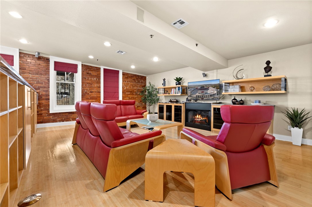 Ice House Hpr - Residential